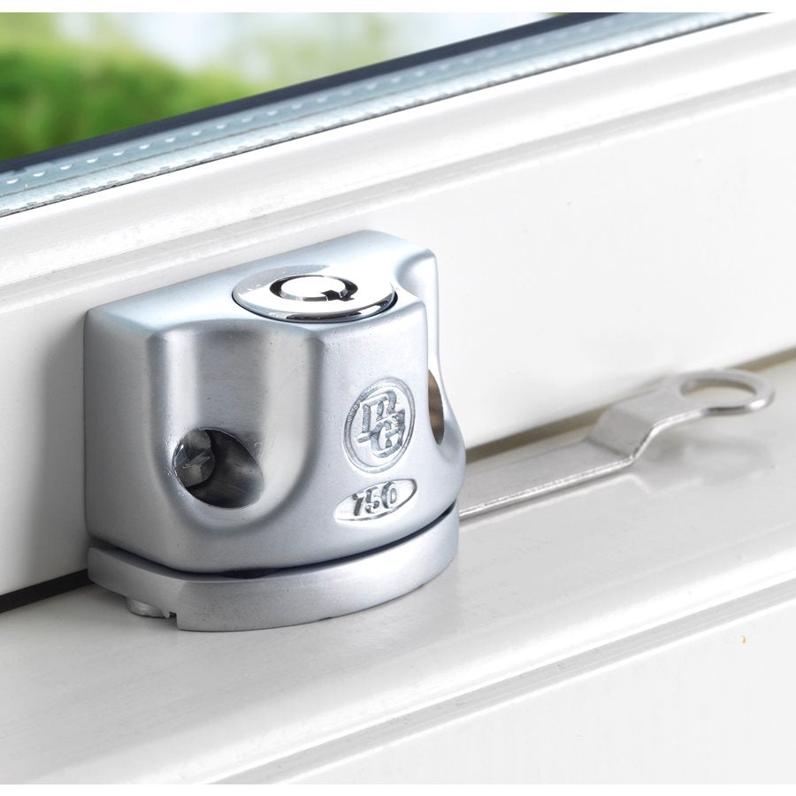 Fönsterlås 750 ut E1006 mattkrom